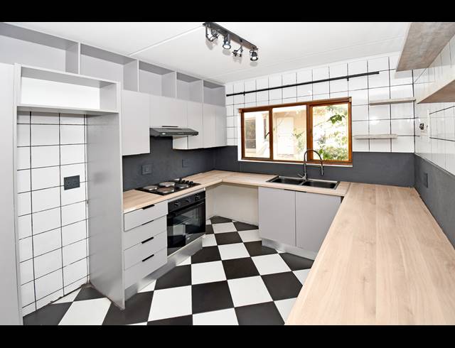 2 BEDROOM APARTMENT FOR SALE IN MAGALIESSIG